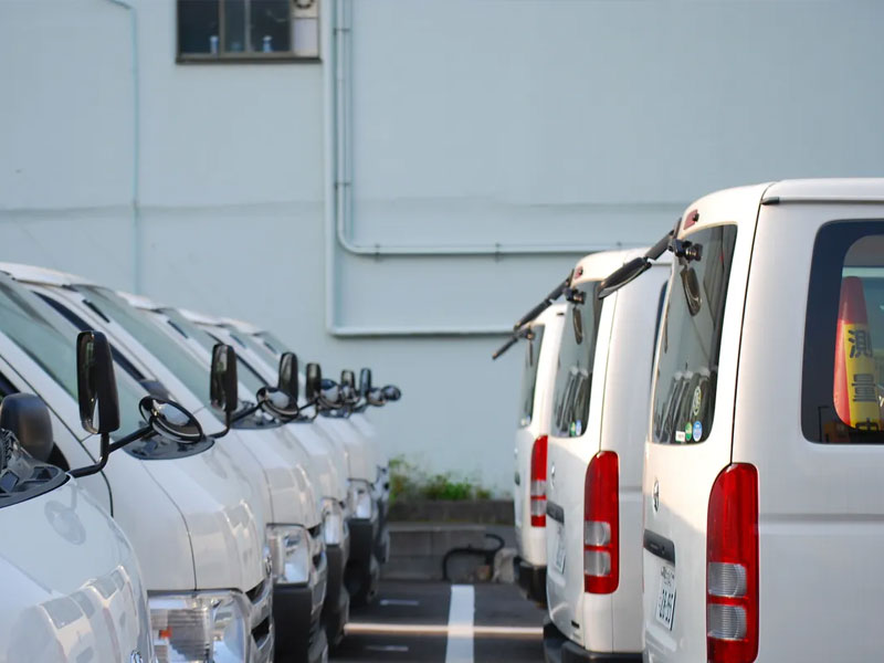 様々な種類の配送車両